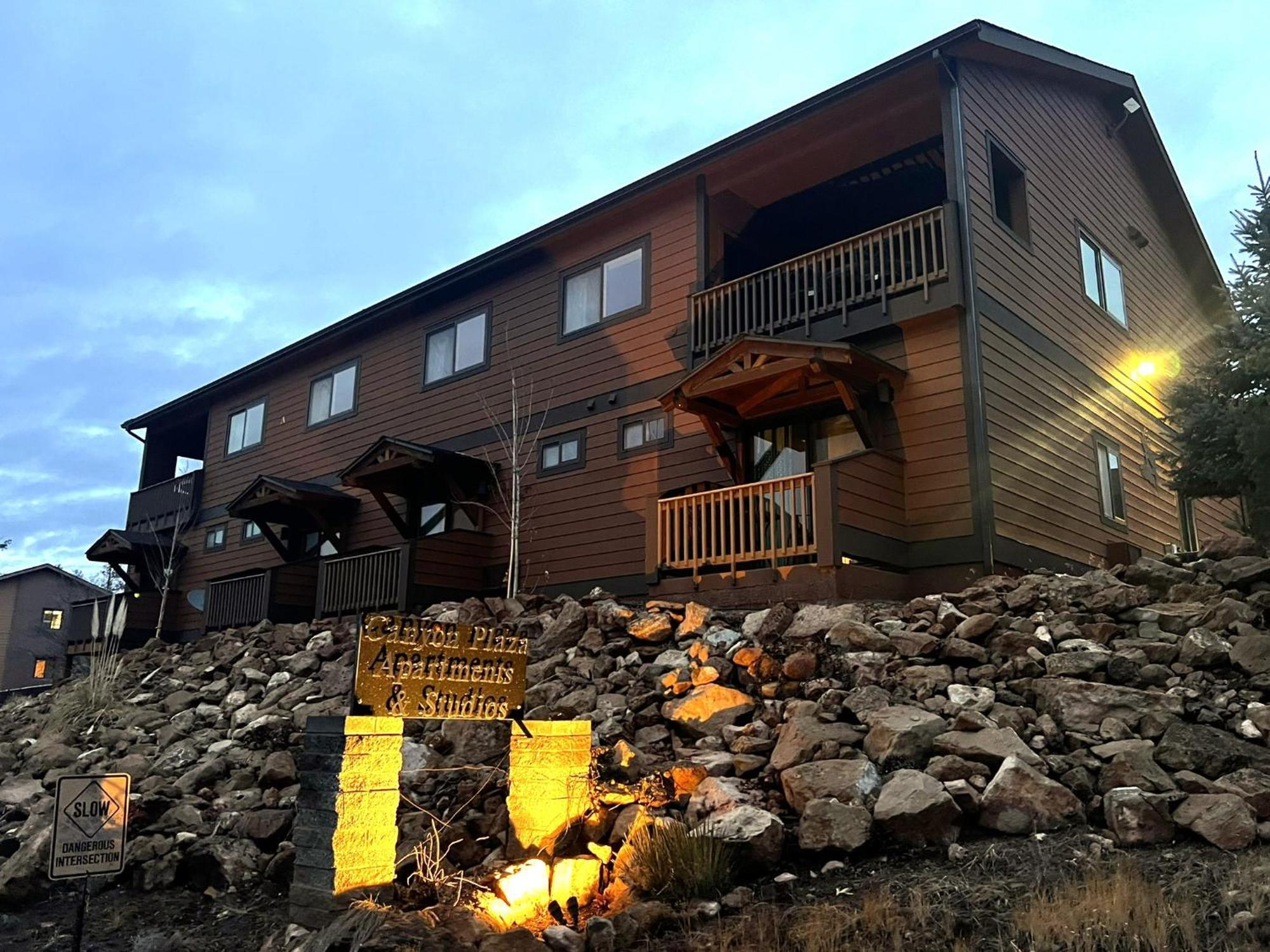 Canyon Plaza Premier Studio And Apartments Tusayan Exterior photo